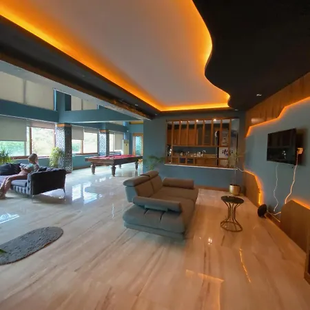 Bektas Private 4 Bedroom فيلة