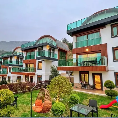 Bektas Private 4 Bedroom 阿拉尼亚